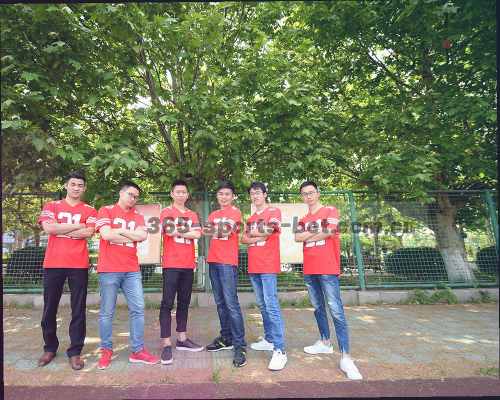 数据沿双向轨迹往返的抽象示意图，无人物